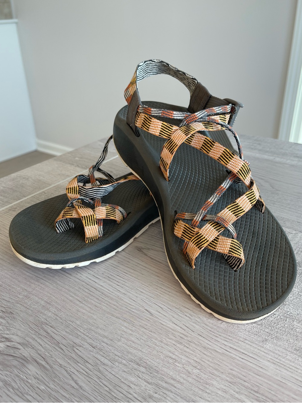 Chaco Cloud X2 strappy hiking sandals walking outdoor women's 10 earth tones